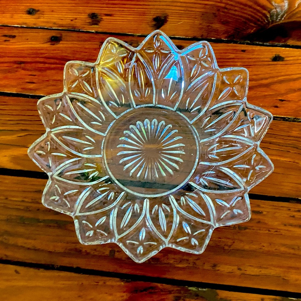 Vintage Federal Pressed Glass Flower Petal Bowl 8”